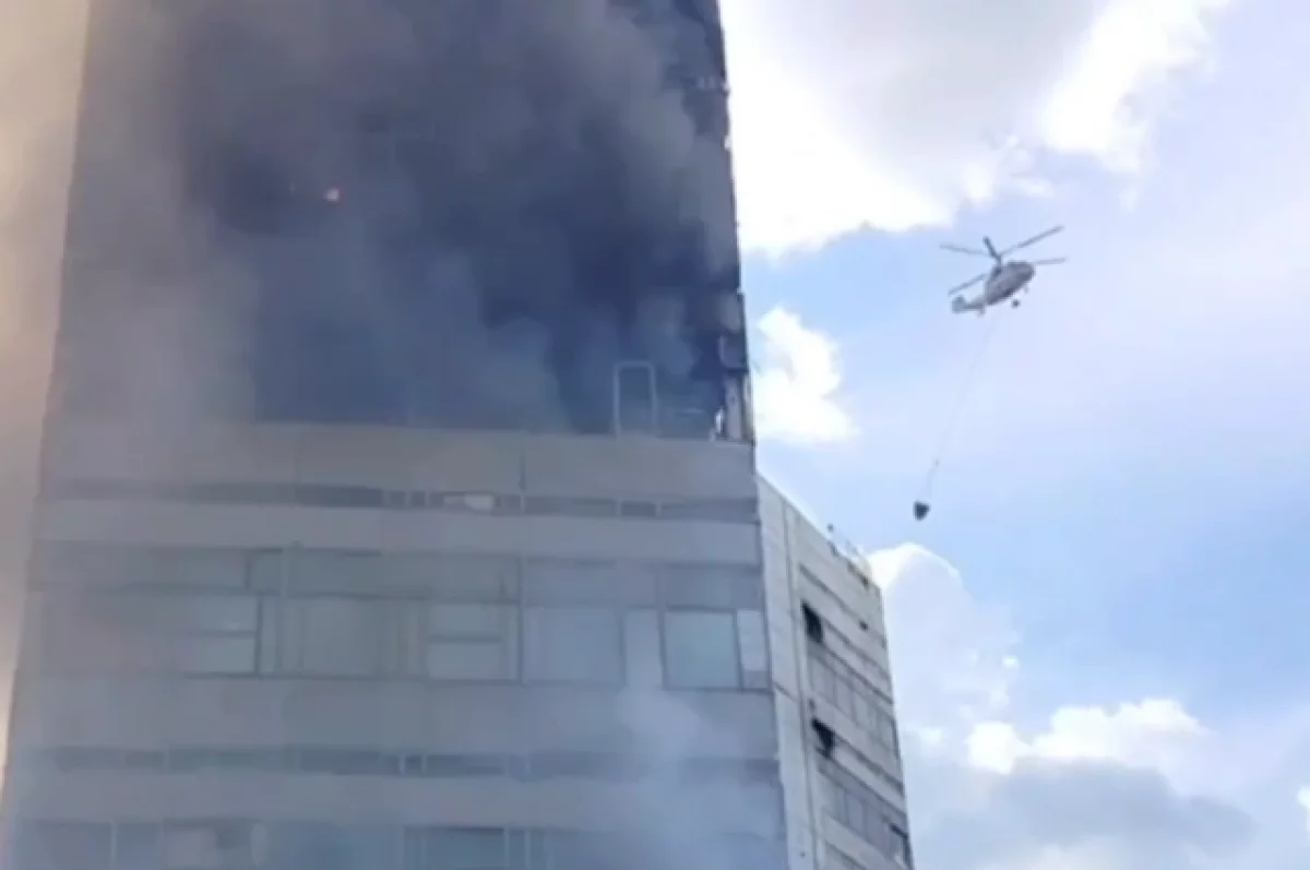Два вертолета Ка-32 привлекли для тушения пожара во Фрязине