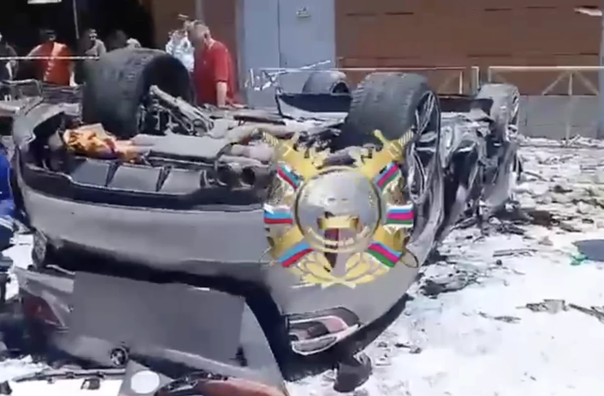 Три человека погибли после падения машины с парковки в Краснодаре