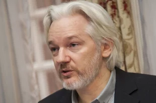 Основатель Wikileaks Ассанж вылетел из Таиланда на остров Сайпан