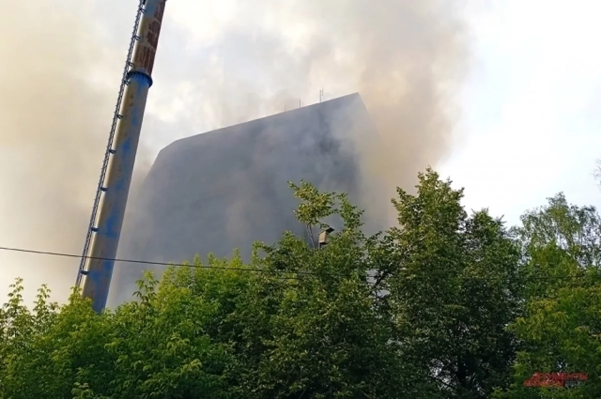 Ветер мог привести к повторному возгоранию здания во Фрязино