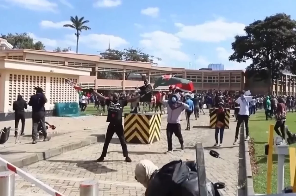В Кении объявили чрезвычайное положение из-за протестов