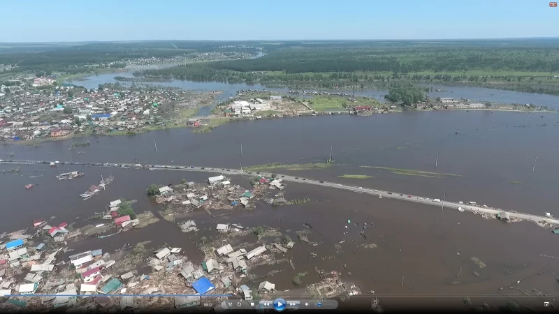 Вода затопила 11 тысяч домов, половину из них разрушила.