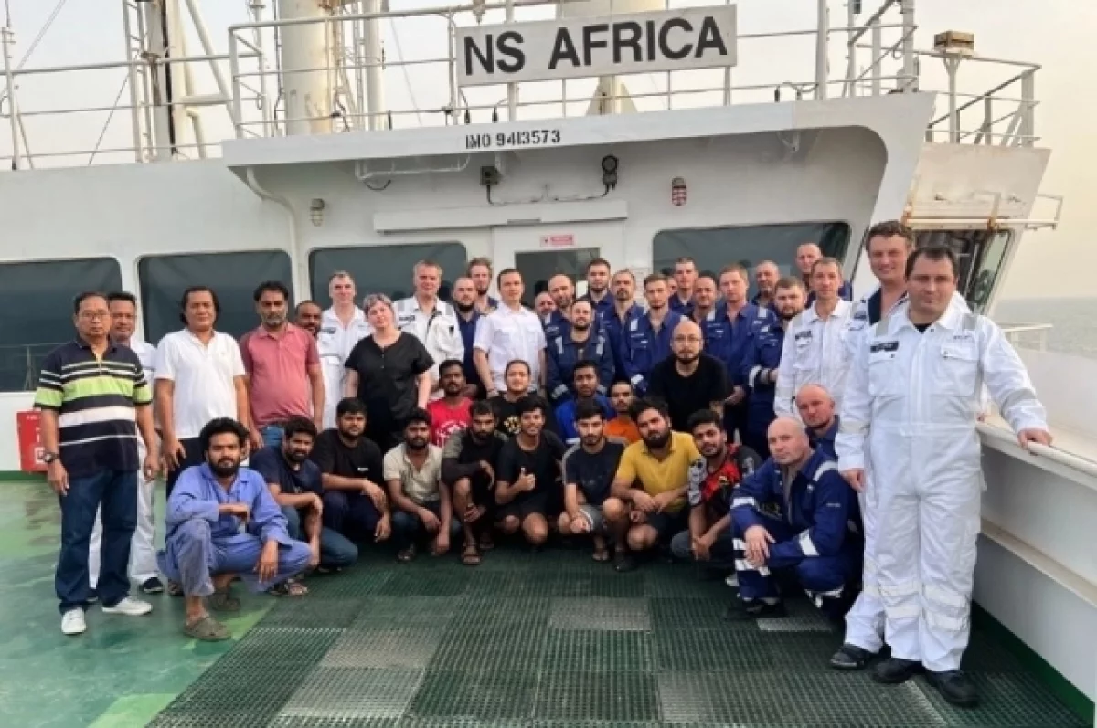 Экипаж российского танкера спас 19 моряков тонущего у берегов Йемена судна