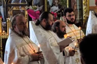 Священники Махачкалинской епархии на отпевании батюшки Николая. 