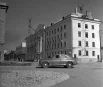 Эстонская ССР. Строительство новых жилых домов на одной из улиц Таллина (На переднем плане автомобиль ГАЗ-М-20 «Победа» Горьковского автомобильного завода). 1956 года.