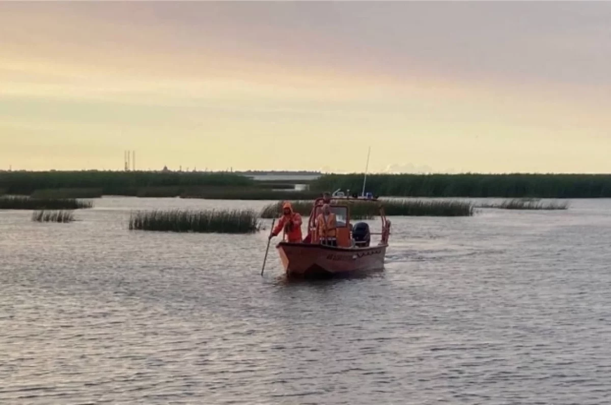 В Петербурге 7-летняя девочка вплавь добралась до берега с унесенной лодки