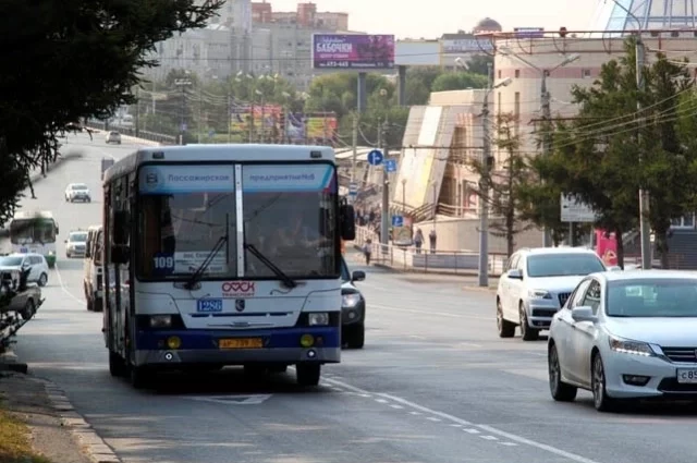 В Омске проходит акция для пассажиров, которые предпочитают использовать в общественном транспорте проездной. Фото: