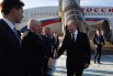  Президент РФ Владимир Путин на церемонии встречи в аэропорту Астаны.
