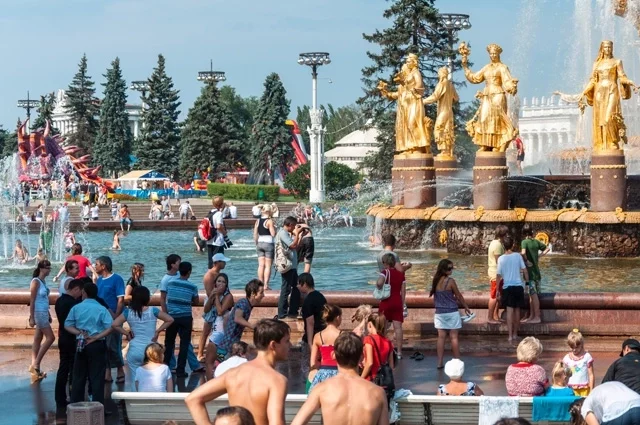 Лето 2024: Как аномальная жара в России угрожает вашему здоровью и что делать.