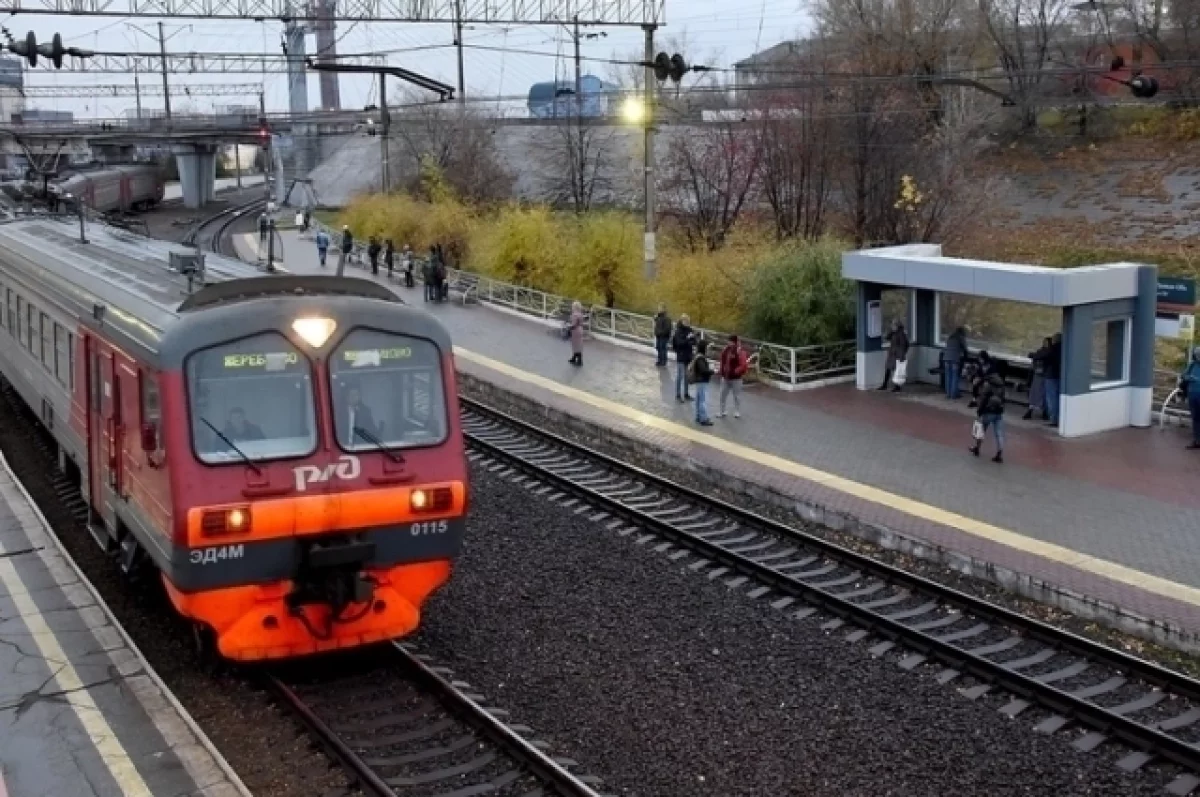 Под Ростовом 45-летняя женщина, попав под поезд, чудом осталась жива