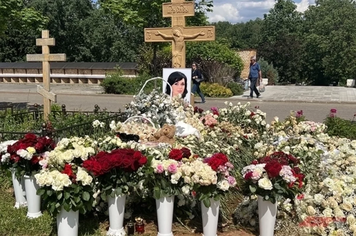 Семья написала трогательный пост о Заворотнюк на 40-й день со дня ее смерти