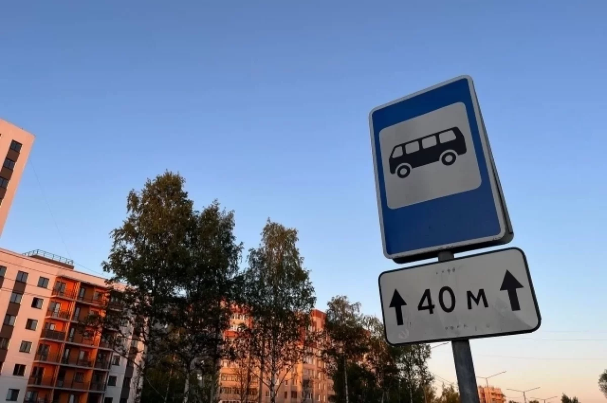 Жители Барнаула пожаловались на автобус, который приходится ждать по часу