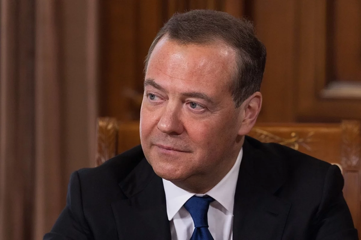 Медведев назвал нового генсека НАТО Рютте говорящим попугаем США