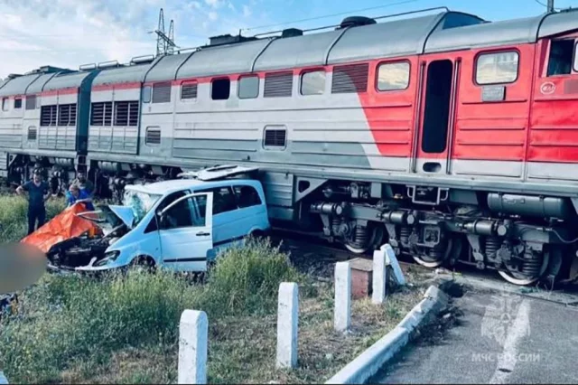 ДТП в Запорожье: столкновение маршрутки и грузового поезда