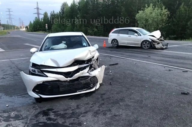 Пострадали при столкновении оба водителя и 35-летний пассажир Toyota.