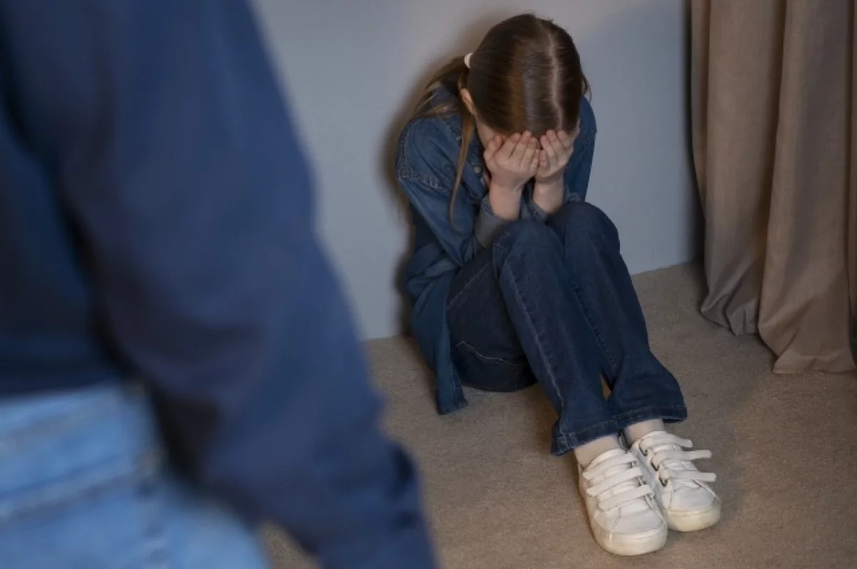 На Алтае девочка год терпела домогательства отчима