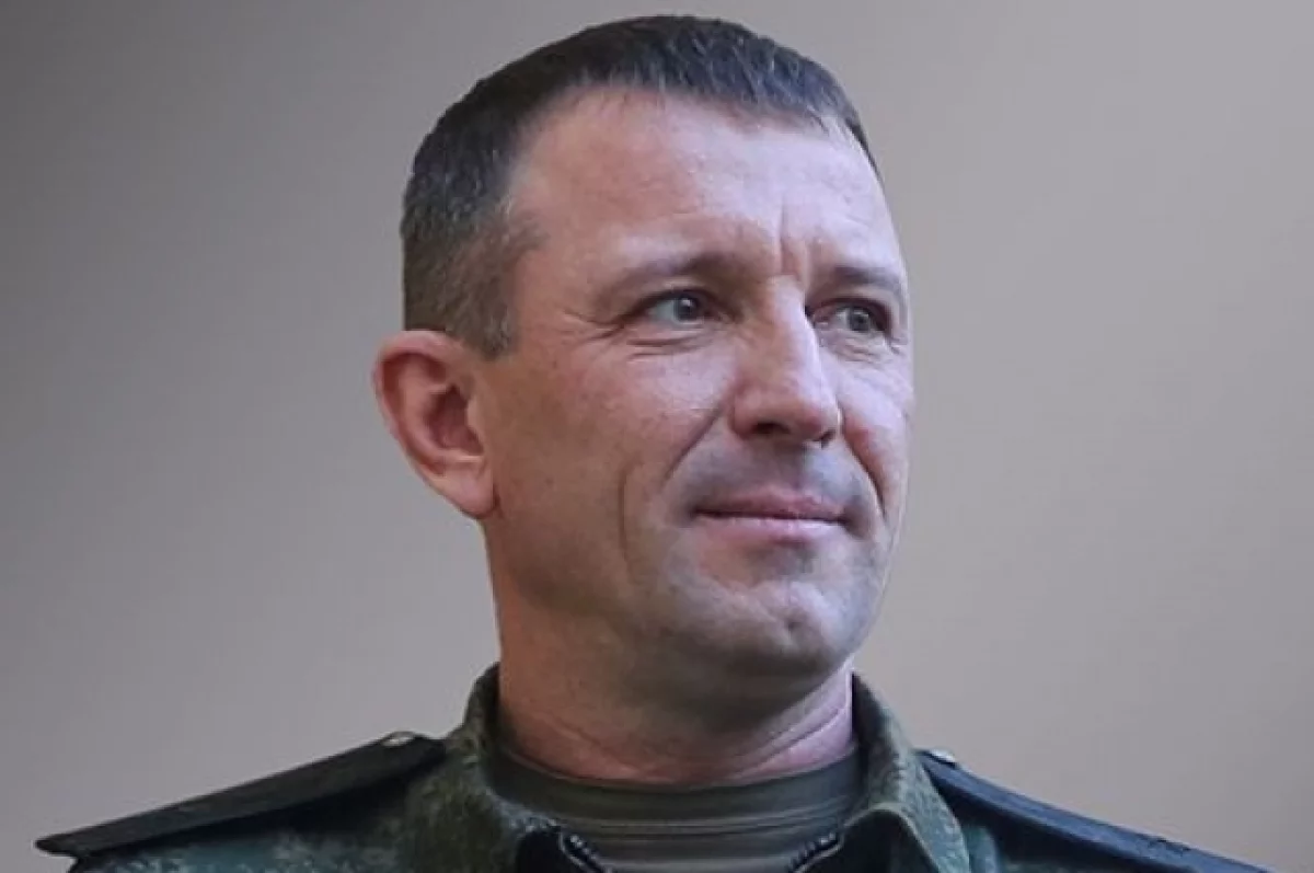Появились первые кадры после освобождения генерала Попова из зала суда