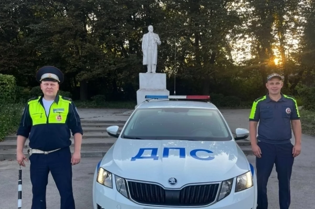 В Туле инспекторы ДПС помогли быстро доставить бремененную женщину в роддом  | АиФ Тула