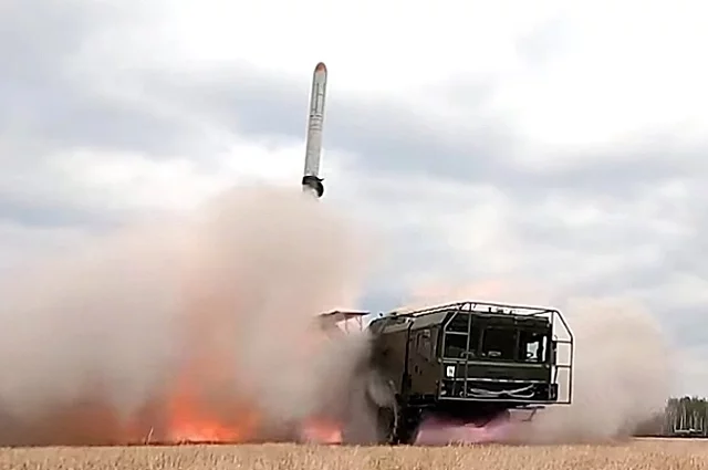 Ракетный удар по военным объектам Украины.