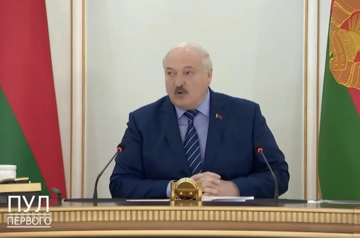 Лукашенко предложил привлечь заключенных к разбору последствий урагана
