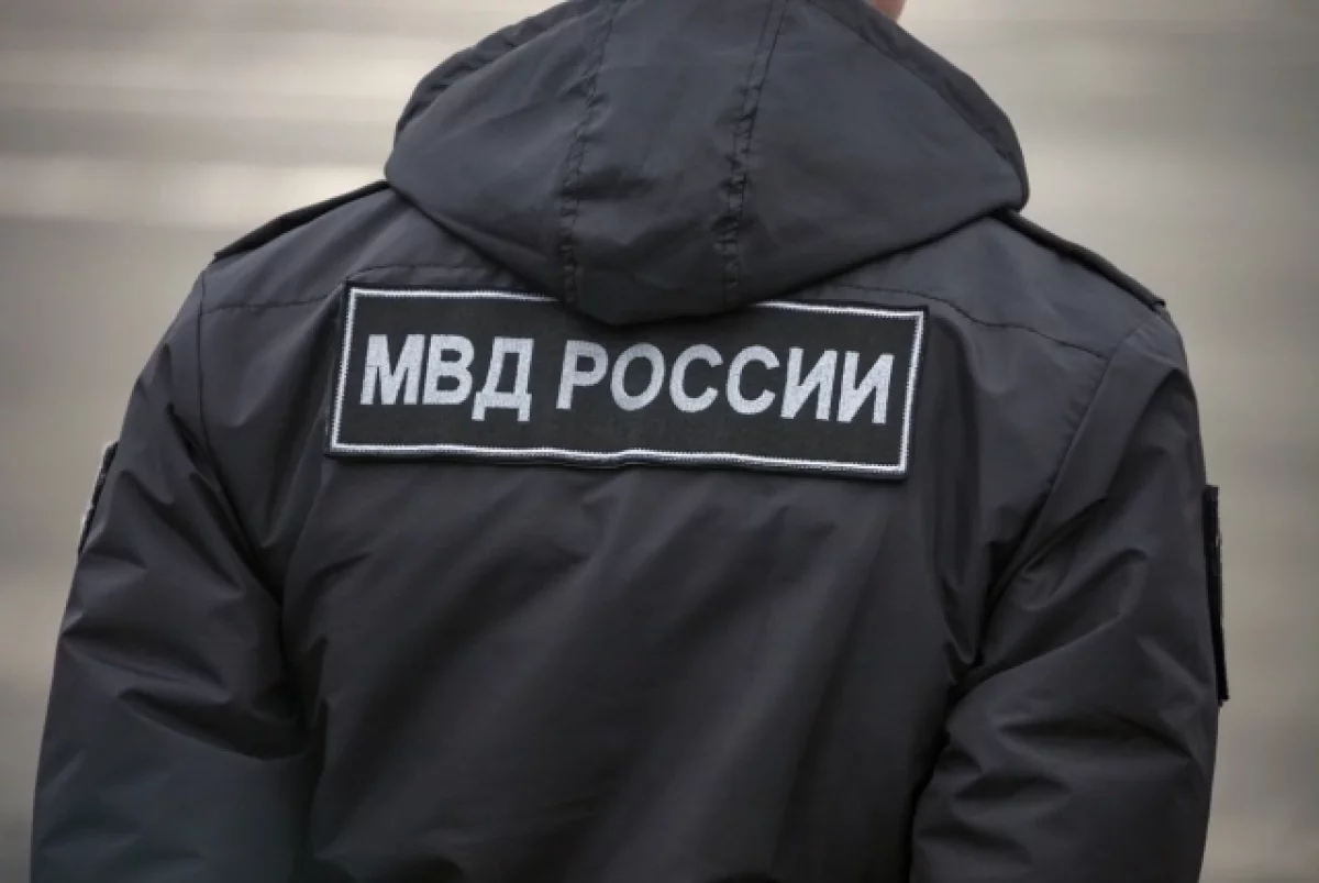 В Санкт-Петербурге из сейфа в квартире украли десять миллионов рублей