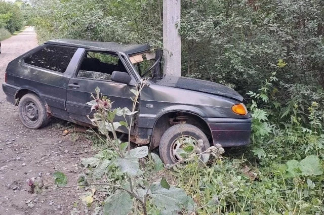 В ДТП пострадал водитель и его 17-летняя пассажирка