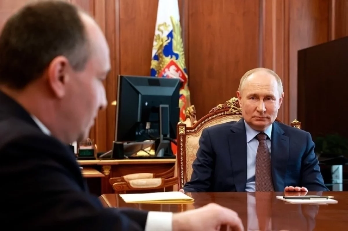Путин попросил главу Счетной палаты в острых случаях звонить ему напрямую