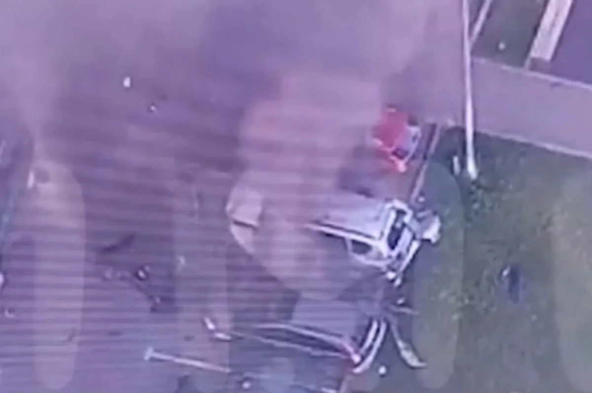 Момент взрыва внедорожника в Москве попал на видео