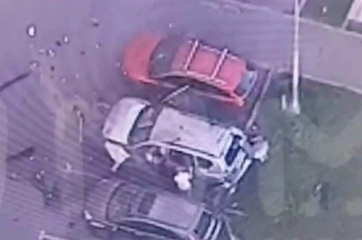 Выживший после взрыва машины в Москве офицер сам забинтовал себе ноги
