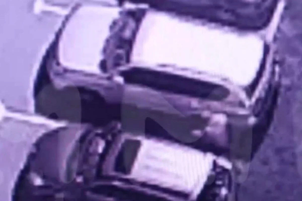 Момент закладки взрывчатки в машину в Москве попал на видео