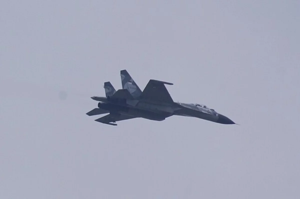 Над Черным морем подняли в воздух Су-27 из-за самолетов Британии у границы