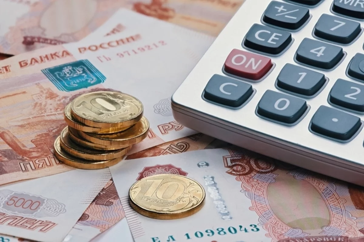 Депутат Делягин оценил вероятность девальвации рубля в августе
