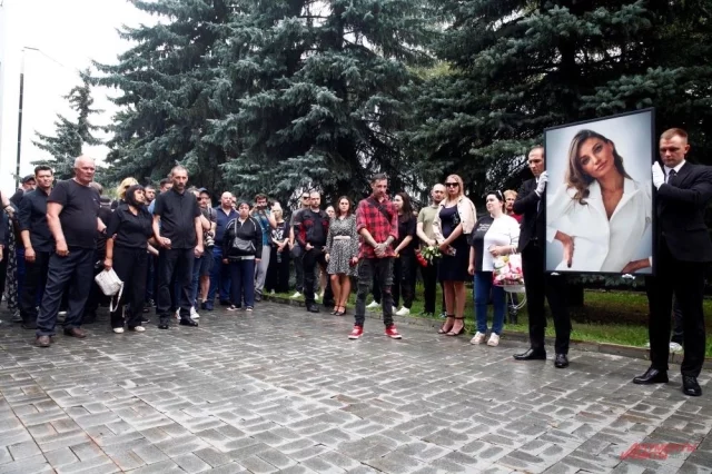 Церемония прощания с МотоТаней на Троекуровском кладбище