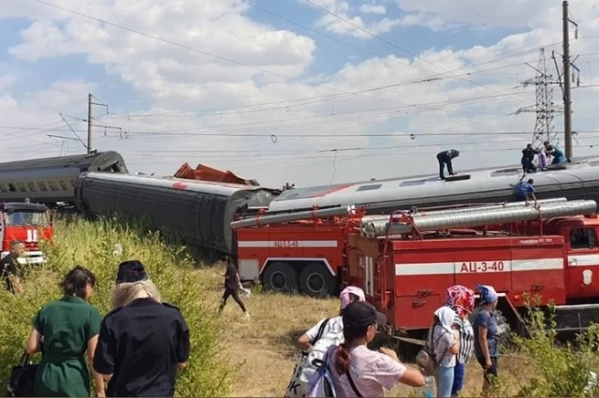 Момент крушения поезда под Волгоградом попал на голосовое пассажирки