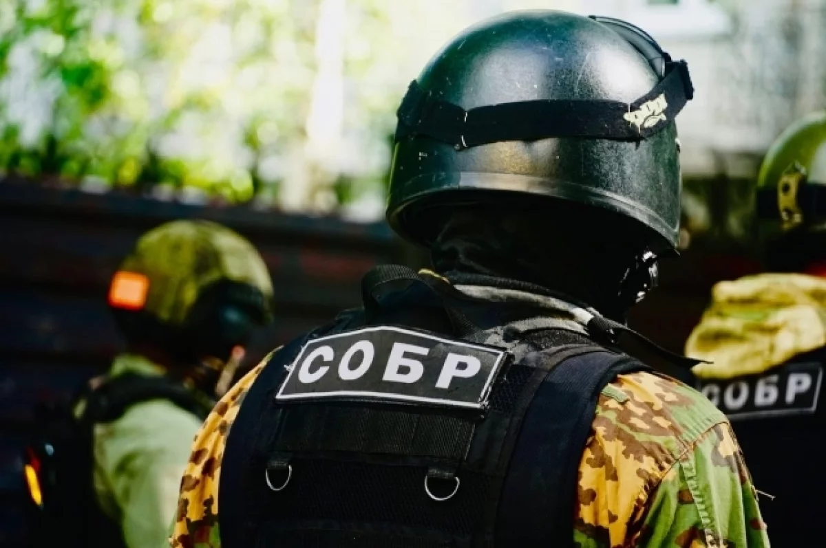 Двое мужчин угрожали расстрелять полицейских на западе Москвы