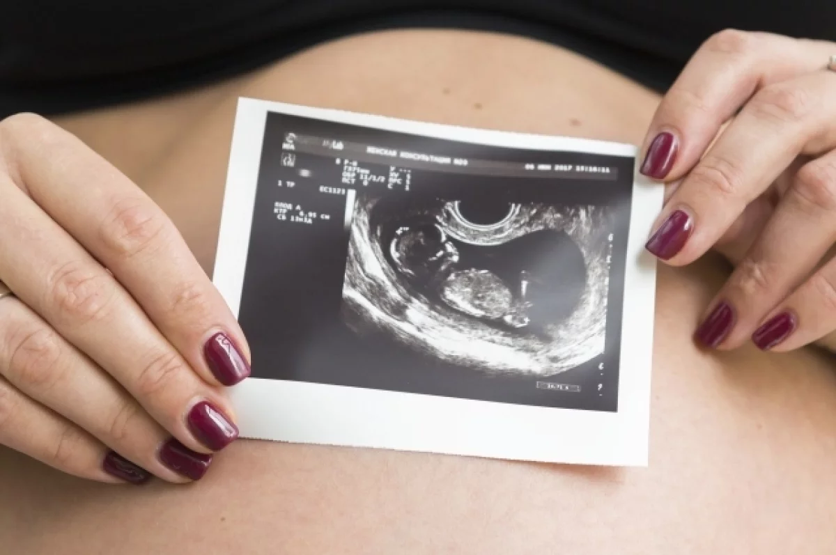 Кабмин призвал доработать проект о запрете на аборты в частных клиниках