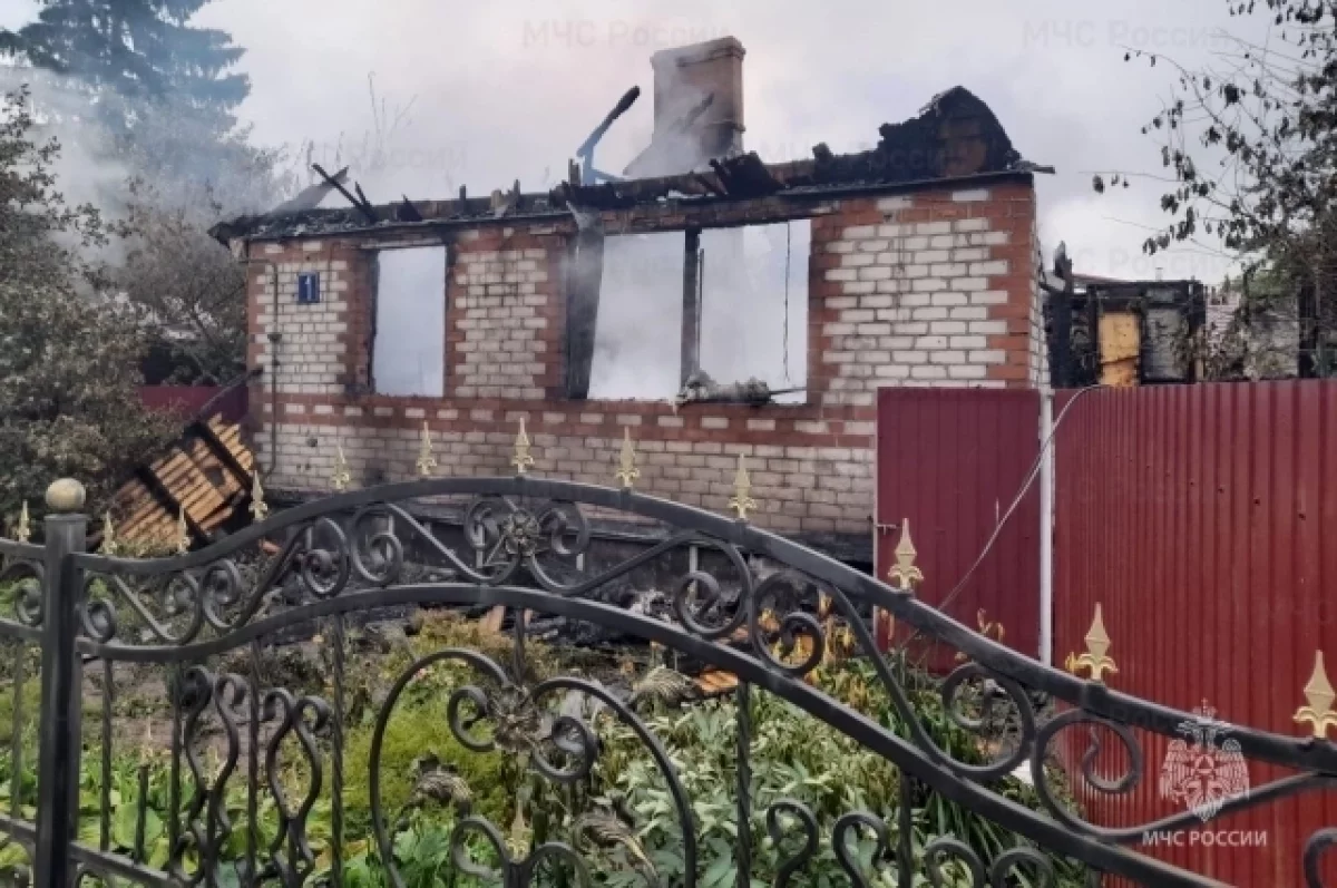 На ночном пожаре в Клетнянском районе Брянщины погибли два человека