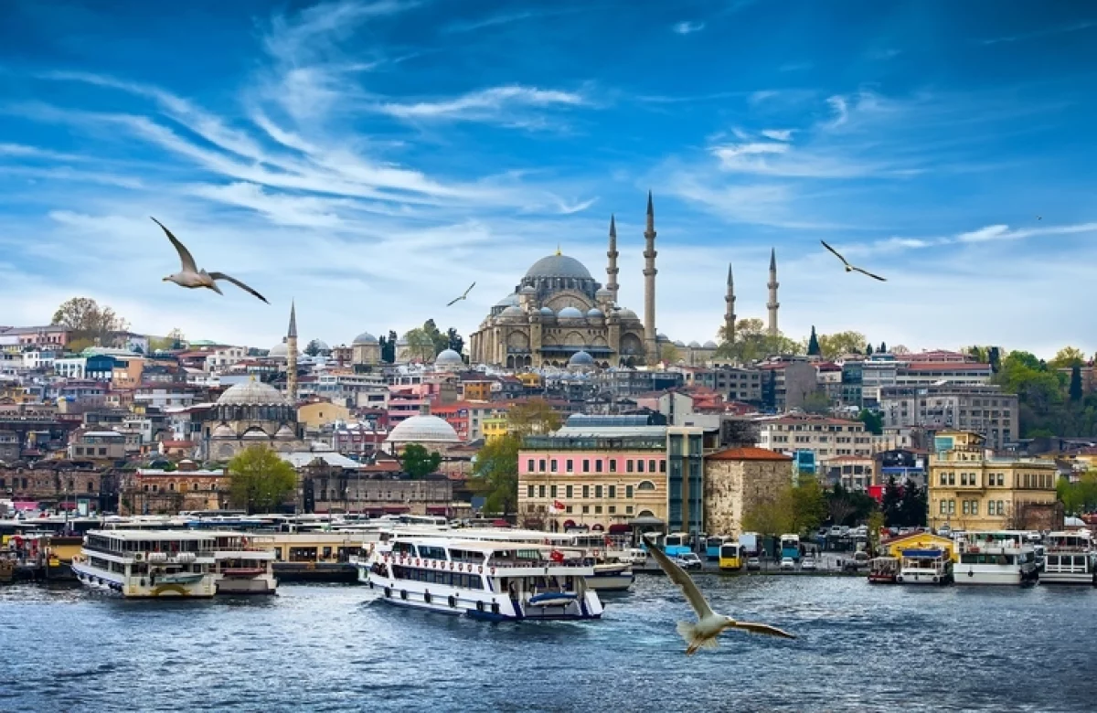 Поток россиян в Турцию приблизился к уровню рекордного 2019 года
