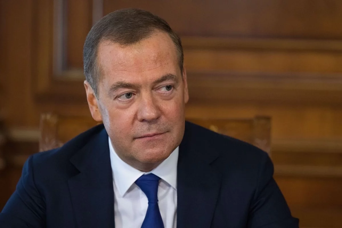Медведев назвал большую войну на Ближнем Востоке путём к шаткому миру