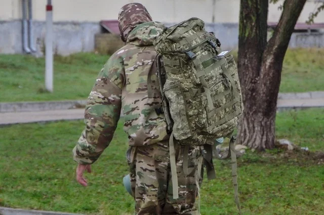 Десантник Арсентий Ходжиогло часто бывал в командировках, дома его всегда ждала Любовь.