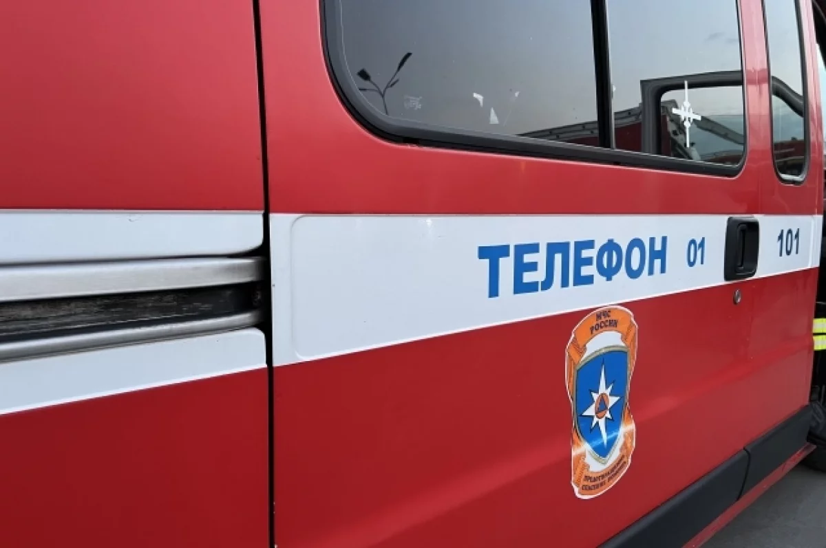В Каменском районе Ростовской области после ночной атаки горит топливо