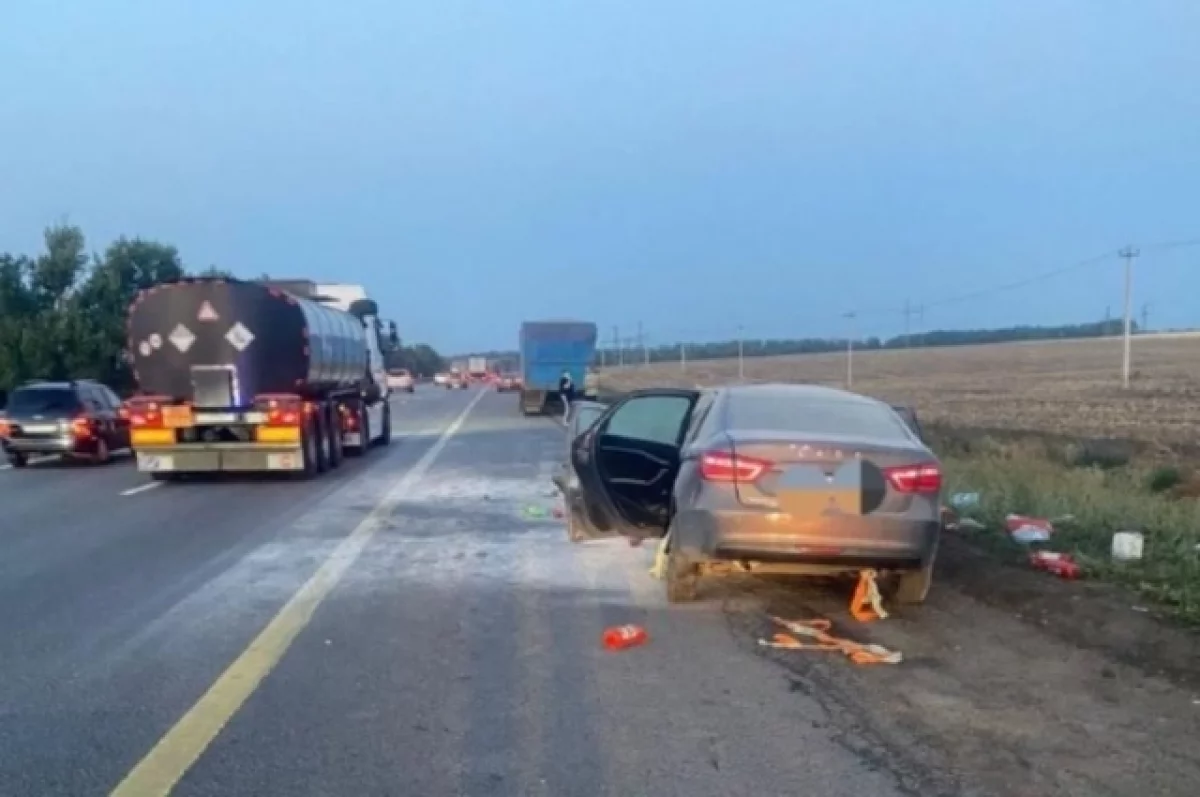 В Ростовской области в аварии с грузовиком погибли женщина и ребёнок