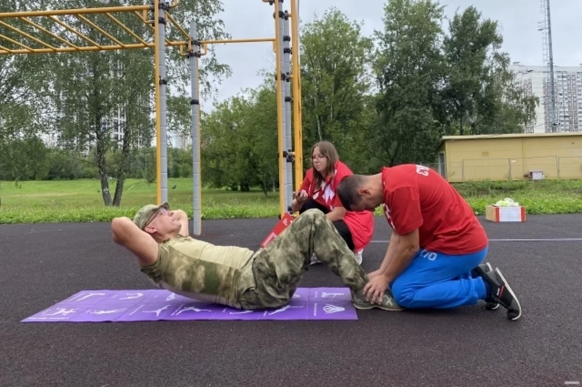 Полковник не бежит, но отжимается. Командир спецназа научил, как сдать ГТО