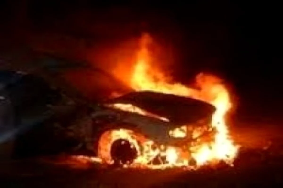 В Ростовской области ночью сгорел автомобиль