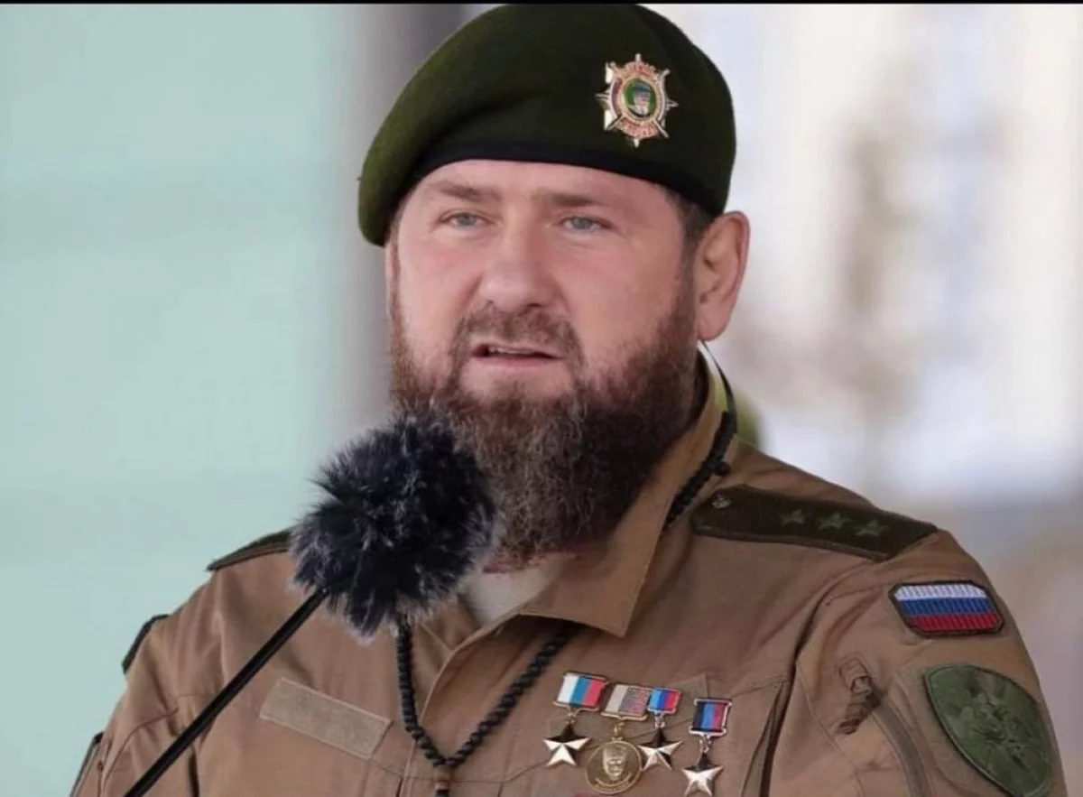 Кадыров призвал Зеленского извиниться на коленях перед украинцами