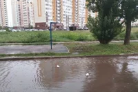 Оренбург в ливень продолжает уходить под воду