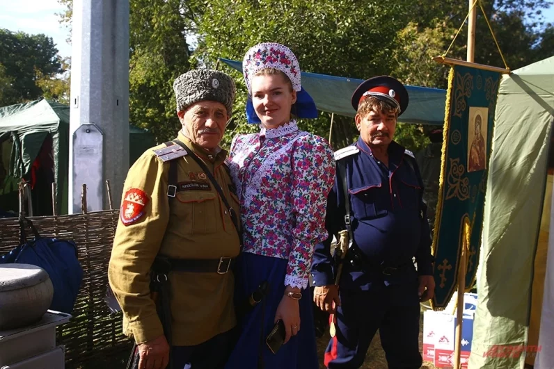 Гул песен и звон сабель: что приготовил фестиваль «Казачья станица» для своих гостей