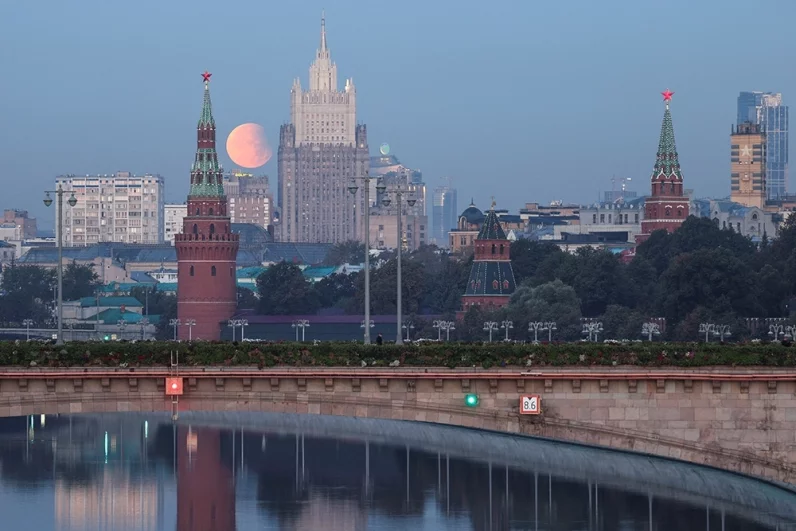 Суперлуние над Москвой. 