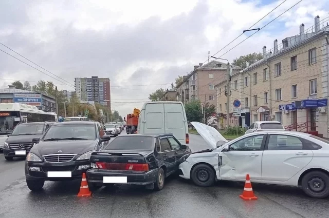 В ДТП травмы получил 30-летний водитель «Весты»