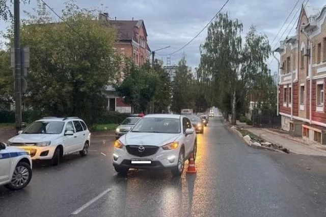 В районе дома №94 по улице Свободы автомобиль Mazda сбил 15-летнюю девочку-пешехода